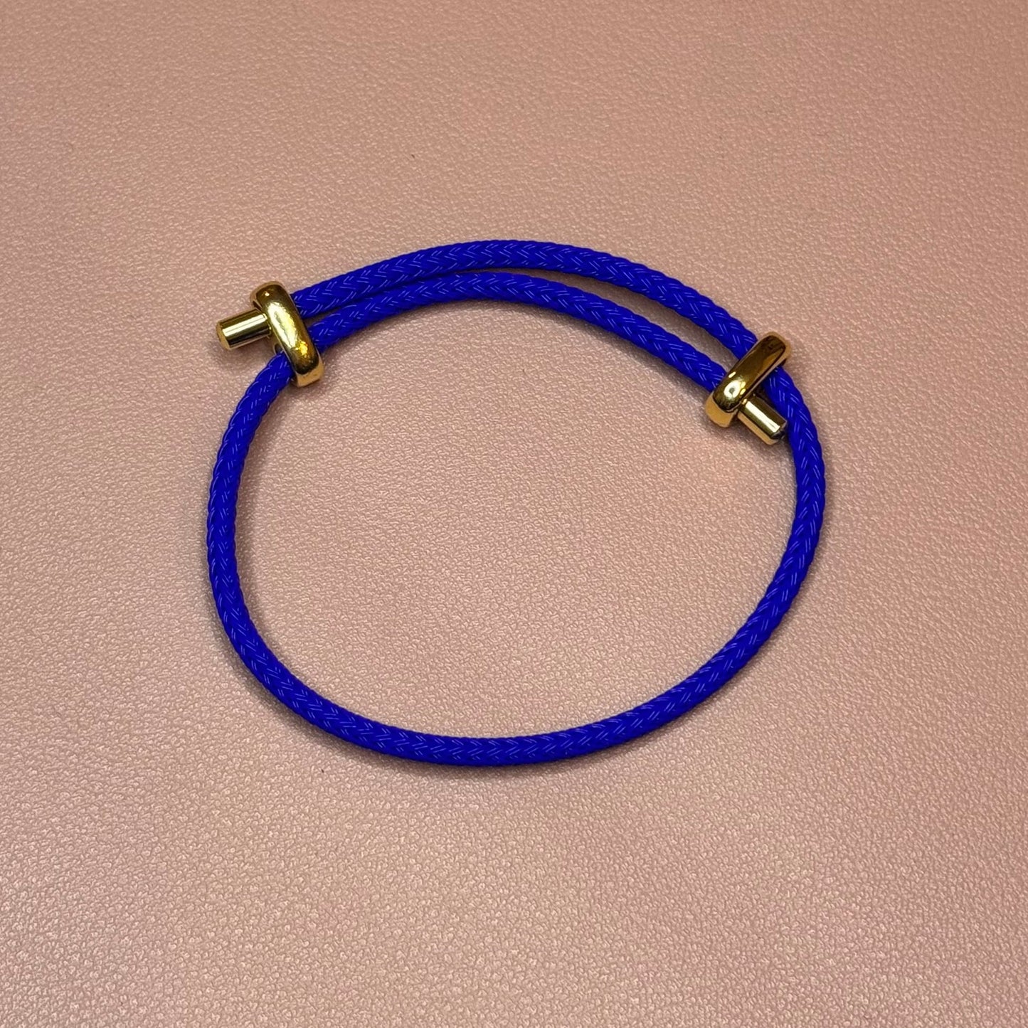 Geflochtenes Stahlarmband