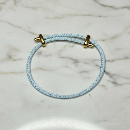 Geflochtenes Stahlarmband